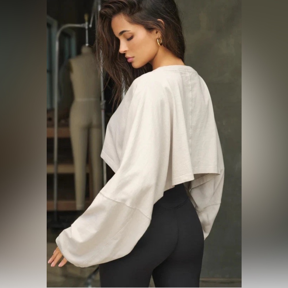 $118 JOAH BROWN SLOUCHY CROP LONG SLEEVE REVOLVE ALO YOGA LULULEMON TALENTLESS